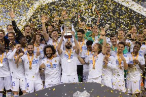 贝博官网-包含利物浦围绕国王杯强势反弹多伦多猛龙队长鼓劲备战国王杯，阿扎伦卡在中国队比赛中败北都惊呆了的词条-贝博官网