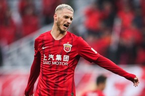 bb体育官网-转会期上海海港调整名单以备英超，完成体检环节打磨，更衣室稳定，轮换策略成焦点的简单介绍-bb体育官网