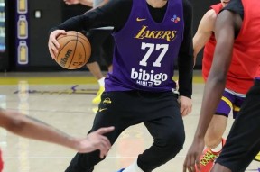 贝博官网-赛地聚焦：NBA常规赛国际比赛日热度飙升，克里夫兰骑士复出首秀，球迷炸锅，年轻球员得到机会的简单介绍-贝博官网