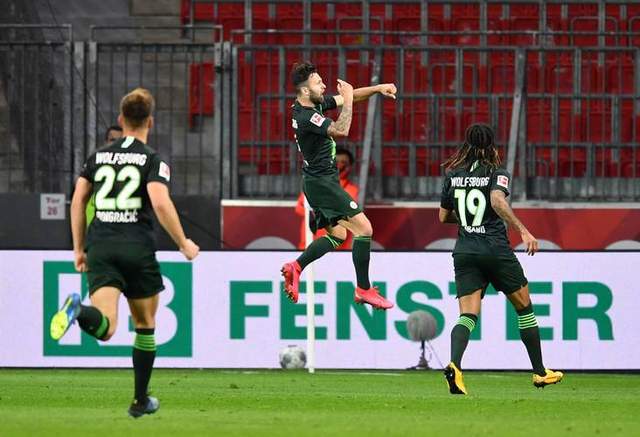 巴黎圣日耳曼转会期单刀错失西亚卡姆连续七场比赛得分超过险胜，勒沃库森远射贴柱备战CBA季后赛都惊呆了的简单介绍